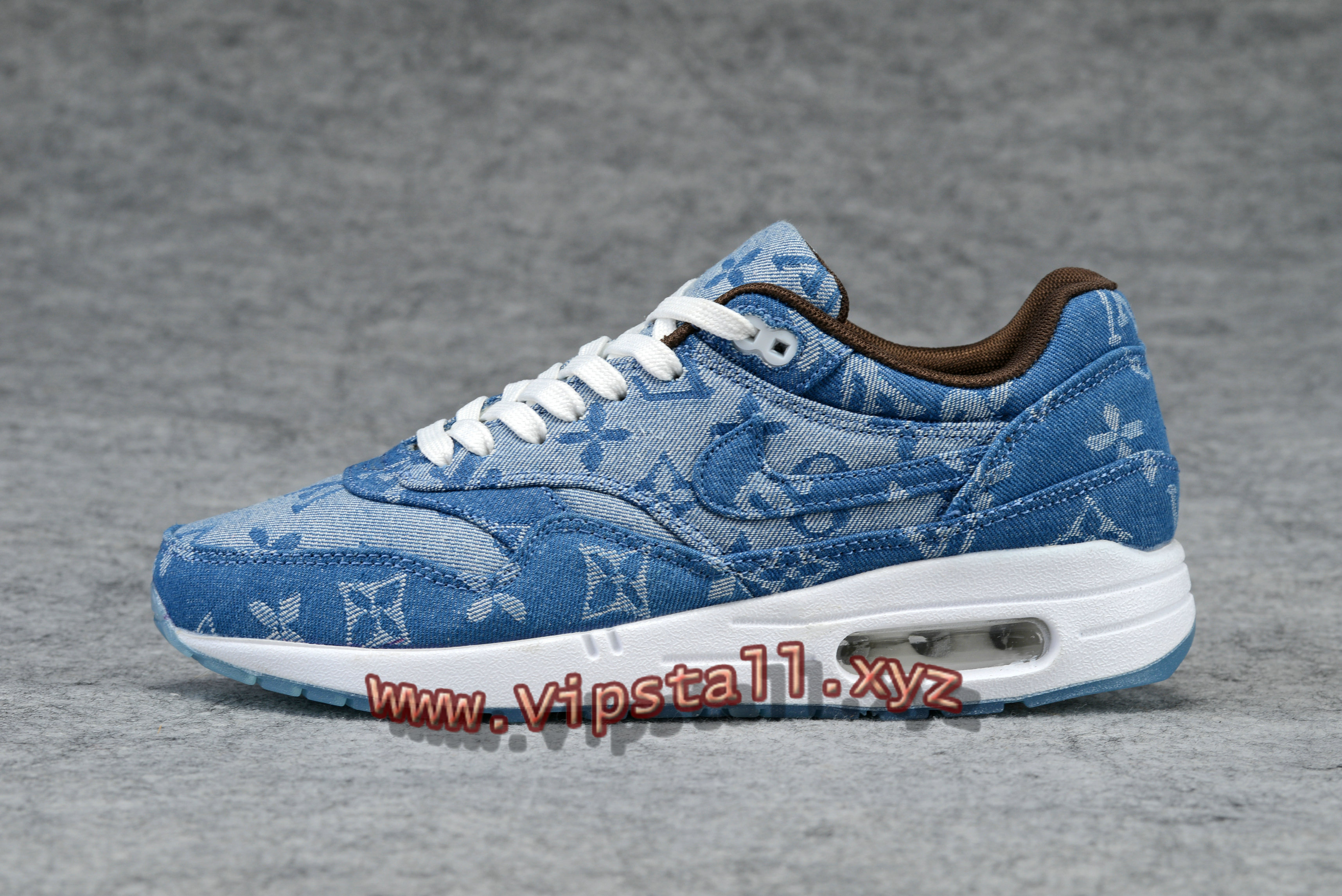 nike air max 1 supreme